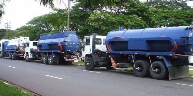 Caminhão Limpa Fossa em Itapecerica
